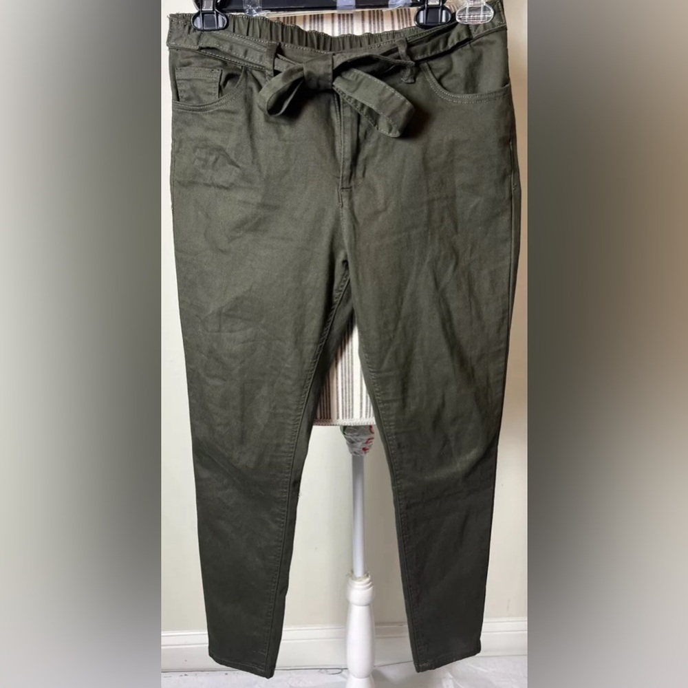 new york & company Women’s belted  skinny pants Sz 10  Ankle